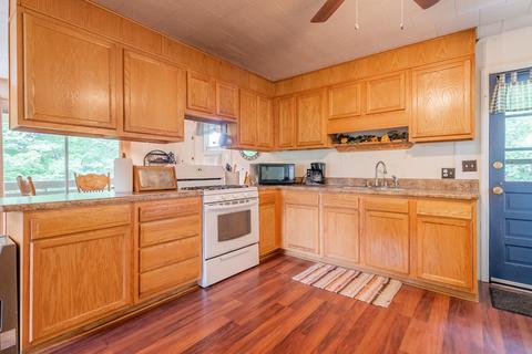 1353 Woods Gap Rd SE, Floyd, VA 24091 photo 13