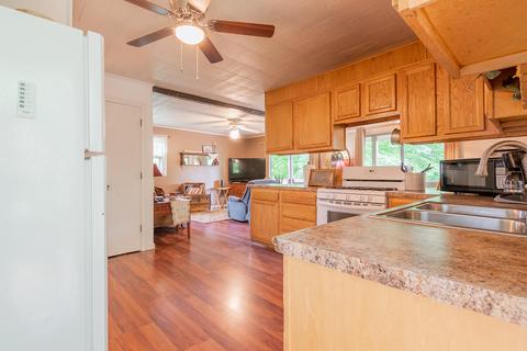 1353 Woods Gap Rd SE, Floyd, VA 24091 photo 11