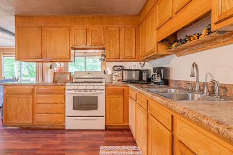 1353 Woods Gap Rd SE, Floyd, VA 24091 photo 12