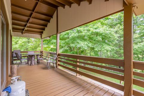 1353 Woods Gap Rd SE, Floyd, VA 24091 photo 4