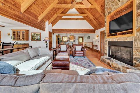 220 Walnut Trace Dr, Hardy, VA 24101 photo 10