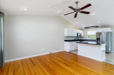 207 E Hill Ct, Salem, VA 24153 photo 4