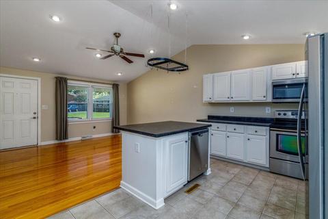 207 E Hill Ct, Salem, VA 24153 photo 10