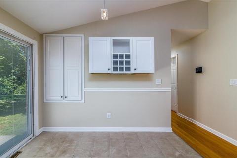 207 E Hill Ct, Salem, VA 24153 photo 9