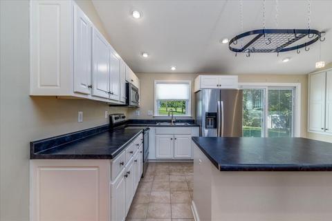207 E Hill Ct, Salem, VA 24153 photo 7