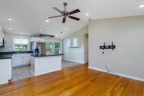 207 E Hill Ct, Salem, VA 24153 photo 5