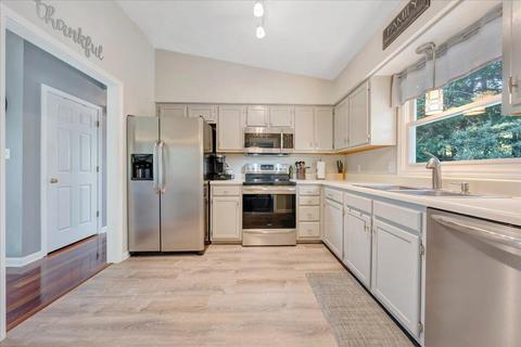 5641 Legate Dr, Roanoke, VA 24019 photo 9