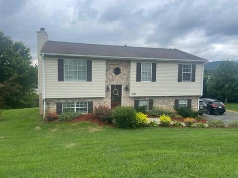 1805 Epps Dr, Salem, VA 24153 photo 1