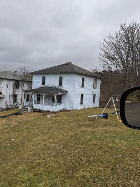 413 Maple St, Pulaski, VA 24301 photo 1