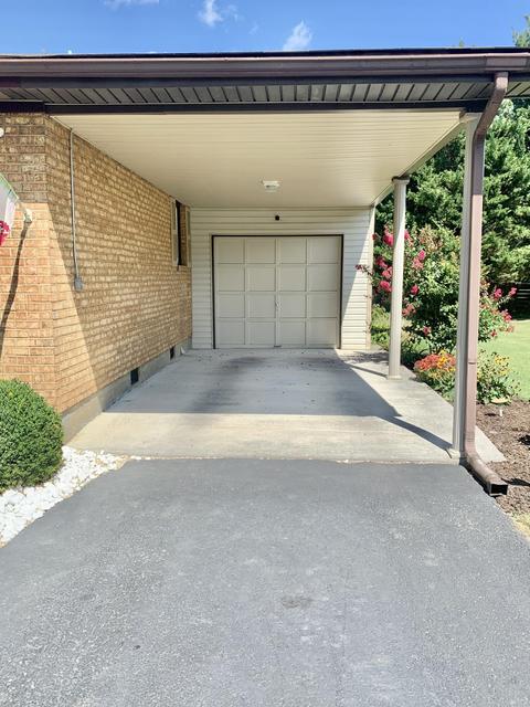 104 W Riverview Dr, Covington, VA 24426 photo 5