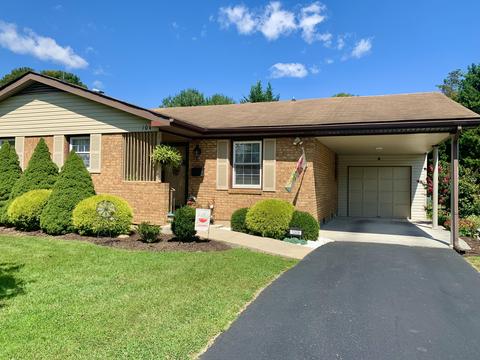 104 W Riverview Dr, Covington, VA 24426 photo 2