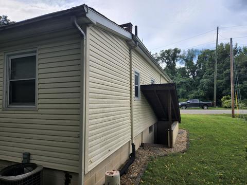 28 E 2nd St, Salem, VA 24153 photo 5