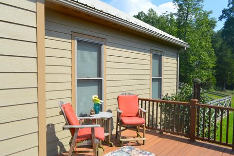 1126 E Dolly Ann Dr, Covington, VA 24426 photo 8