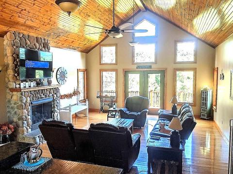 1126 E Dolly Ann Dr, Covington, VA 24426 photo 19