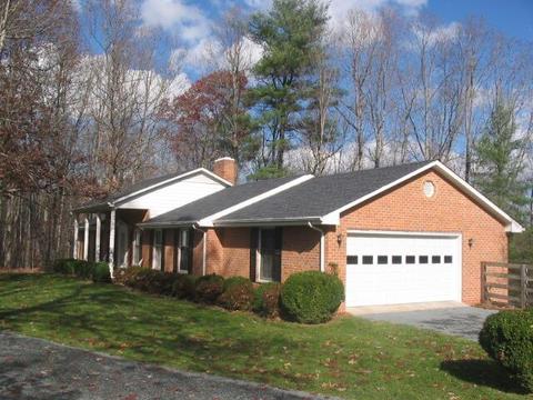 855 Miriam Hill Dr, Rocky Mount, VA 24151