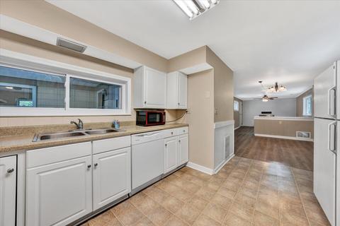 2721 Creekside Dr, Salem, VA 24153 photo 9