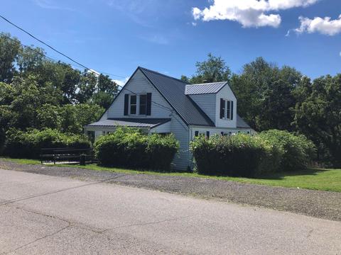 642 5th St NE, Pulaski, VA 24301 photo 1