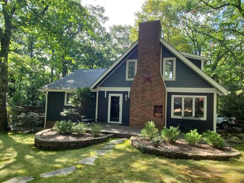 15 Laurel Ln, Hillsville, VA 24343