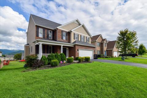 2588 Russlen Dr, Salem, VA 24153