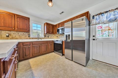 2114 Pico Rd, Buchanan, VA 24066 photo 13
