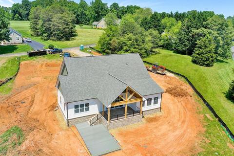 187 Cross Harbour Dr, Penhook, VA 24137 photo 3