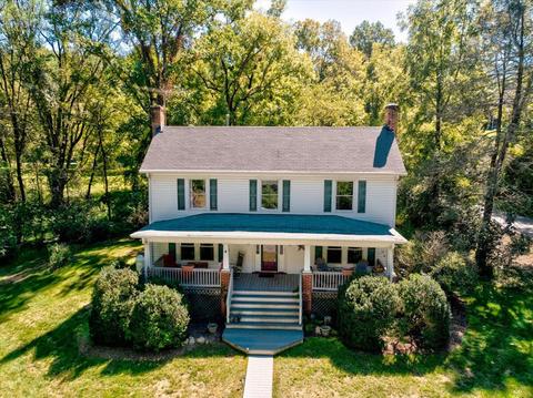 693 Davis Rd, Roanoke, VA 24012 photo 2