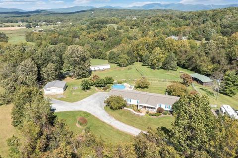 153 Stage Rd, Buchanan, VA 24066 photo 1