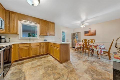 456 Ingal Blvd, Salem, VA 24153 photo 10