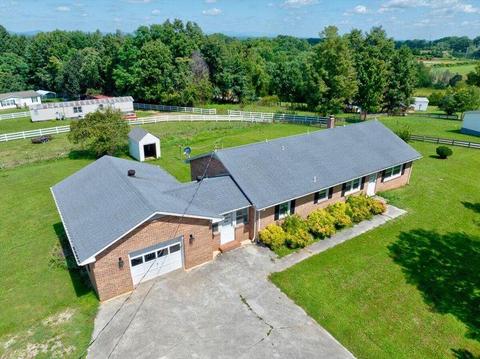 2439 Webster Rd, Glade Hill, VA 24092 photo 2