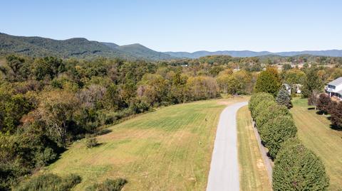 2 Hollymeade Lane, Daleville, VA 24083