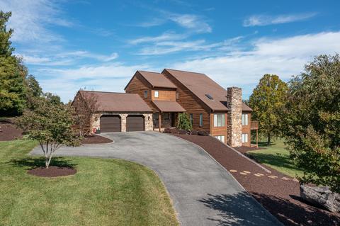 884 Orchard Lake Dr, Daleville, VA 24083