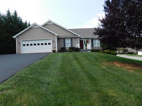 5722 Huntridge Rd, Roanoke, VA 24012