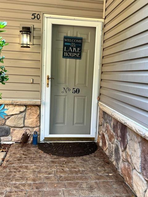 50 Windlass Pointe Dr, Moneta, VA 24121 photo 2