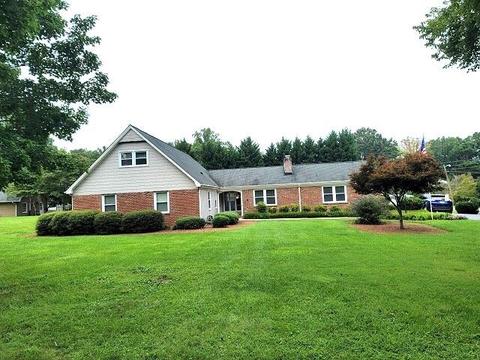 1425 Mt Olivet Rd, Martinsville, VA 24112