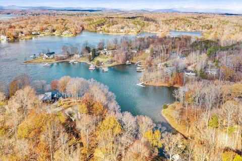 819 High Point Rd, Moneta, VA 24121 photo 6
