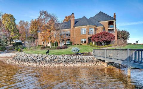 59 Bay View Cir, Penhook, VA 24137 photo 118