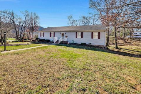 1103 Comanche Trl, Covington, VA 24426 photo 2