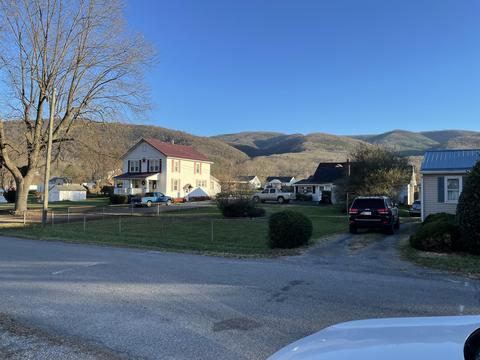 224 E Parrish St, Covington, VA 24426 photo 18