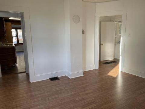 224 E Parrish St, Covington, VA 24426 photo 3