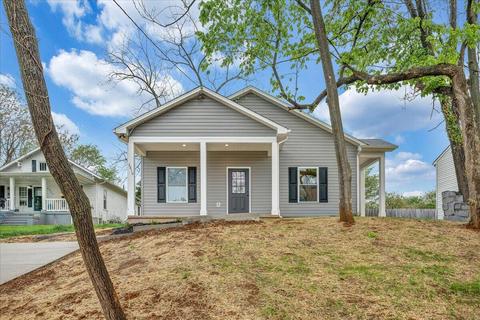 2810 Hollins Rd NE, Roanoke, VA 24012