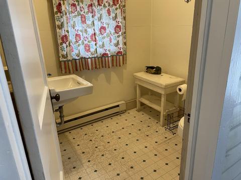 1302 E Dolly Ann Dr, Covington, VA 24426 photo 13