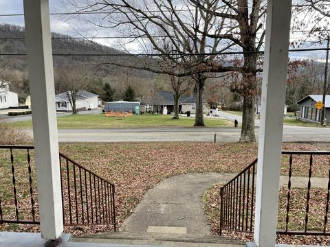 1302 E Dolly Ann Dr, Covington, VA 24426 photo 28