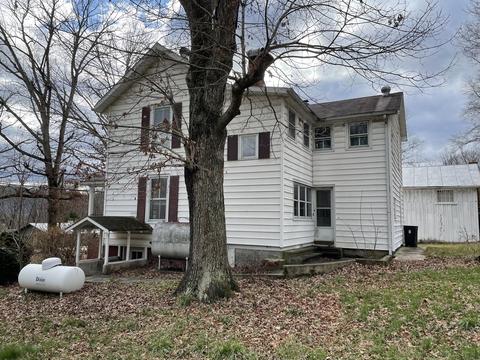 1302 E Dolly Ann Dr, Covington, VA 24426 photo 3