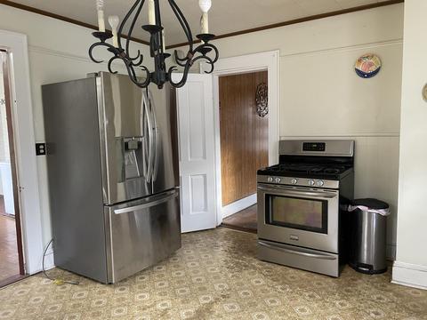 1302 E Dolly Ann Dr, Covington, VA 24426 photo 8