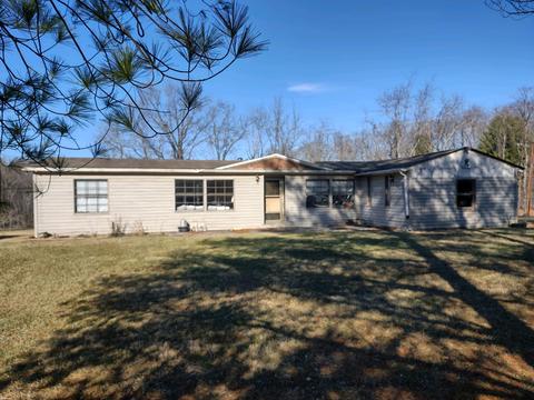 3520 Fairview Church Rd, Christiansburg, VA 24073