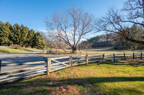 208 Pine St SE, Floyd, VA 24091 photo 79