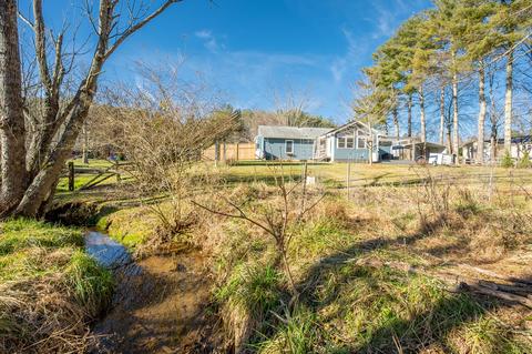 208 Pine St SE, Floyd, VA 24091 photo 5