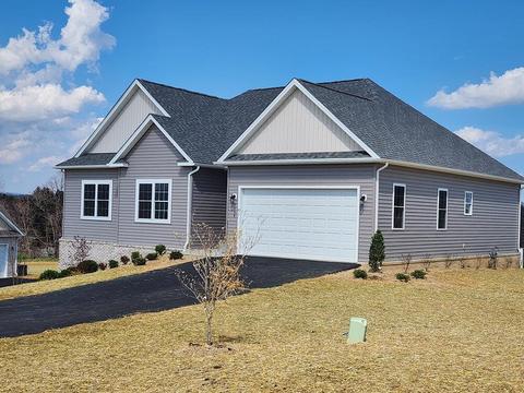 5208 Country Meadow Dr, Dublin, VA 24084