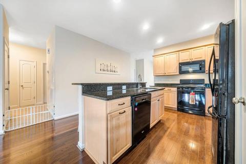 2041 Lawson Ln, Vinton, VA 24179 photo 3