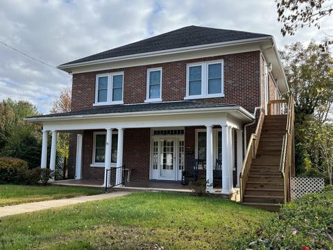220 Claiborne Ave, Rocky Mount, VA 24151